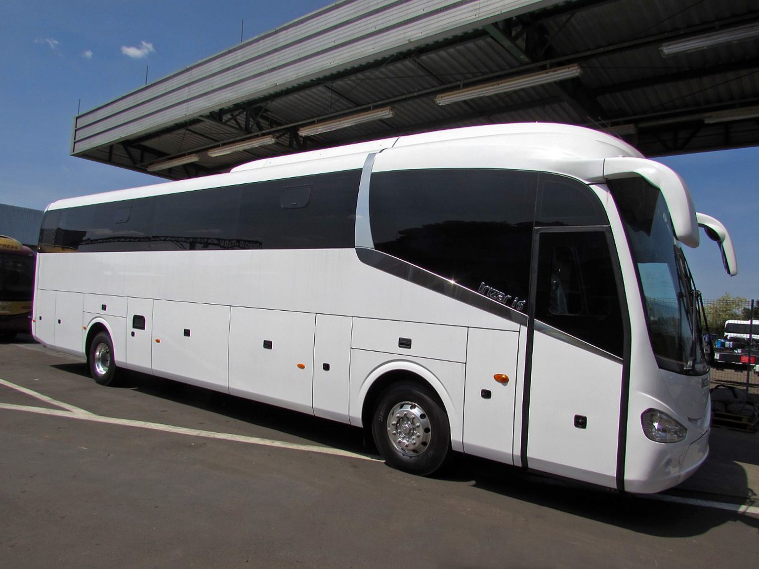 Mercedes-Benz e Irizar enviam ônibus rodoviários O 500 para clientes no Equador