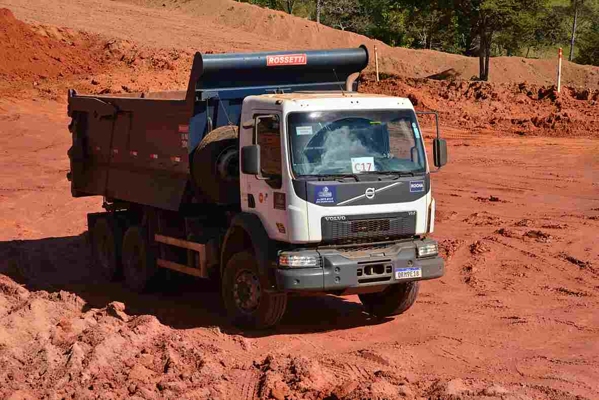 Por I-Shift, Zocar Rio amplia frota com 120 Volvo VMde 32 toneladas.