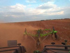 Novo descompactador realiza curvas com raio de giros de até 25 metros