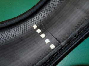 Sumitomo Rubber desenvolve novo recurso tecnológico para estimar desgaste de pneus utilizando a tecnologia de geração de energia interna nos pneus