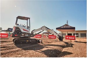 A Bobcat apresentou sua mais recente escavadeira elétrica compacta, a E32e