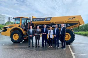 Volvo CE realiza primeira entrega de uma máquina de construção feita com aço livre de fósseis