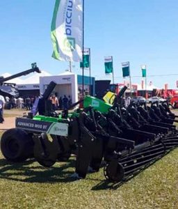 Descompactador com alta tecnologia é apresentado aos cooperados na Coopercitrus Expo