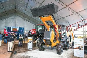 CASE Construction Equipment lança nova linha de retroescavadeira durante Expointer