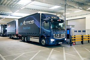 PBT de 40 toneladas: eActros com reboque entra em ação nas estradas do norte da Floresta Negra, na Alemanha
