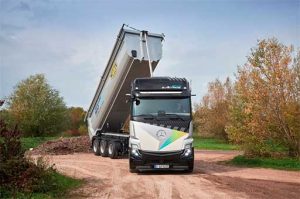 Mercedes-Benz Trucks eletrifica o segmento da Construção e apresenta soluções de veículos sob medida, de baixo ruído e neutros em CO2, para tráfego no canteiro de obras