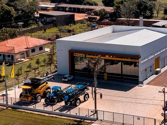 New Holland e Equagril reinauguram loja no MS com novo padrão de…