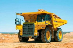 Komatsu conclui negociação de 35 caminhões HD785-7 com U&M