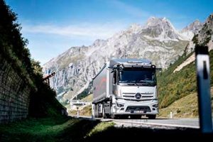 eActros de 40 toneladas cruza o vale de Arlberg na Áustria