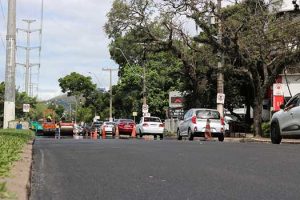 ‘Asfalto morno’ já supera 30% do total aplicado nas ruas e avenidas de Porto Alegre