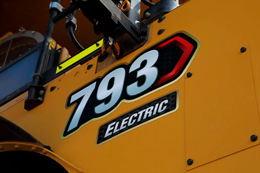 Caterpillar demonstra com sucesso o primeiro caminhão de mineração de grande porte elétrico a bateria