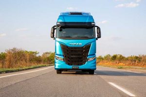 IVECO S-WAY ESTREIA COM O NOVO MOTOR FPT CURSOR 13 COMMON RAIL e-VGT