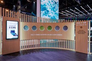 Com estande sustentável, Volvo reforça compromisso com o meio ambiente na Fenatran 2022