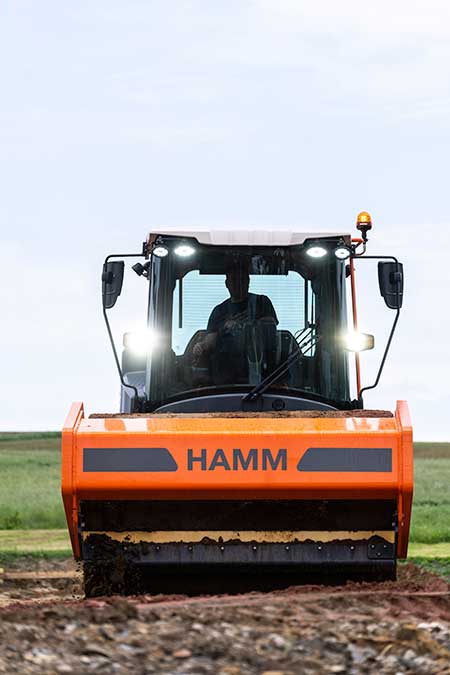 Rolos compactadores série HC Hamm: produtividade e tecnologia 