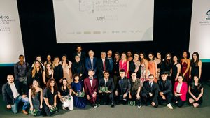 CNH Industrial incentiva a educação e premia estudantes do ensino médio e superior
