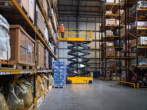 JCB lança linha de plataformas elevatórias elétricas no Brasil