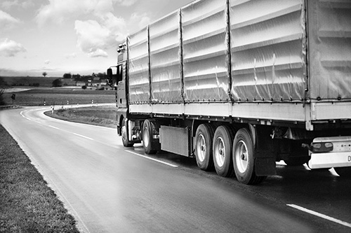 Por que não se deve baixar a pressão dos pneus de caminhões e implementos novos para além da recomendada