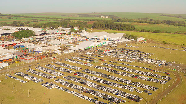AGRISHOW 2023 aprimora infraestrutura de mobilidade para dar mais fluidez ao acesso e circulação de visitantes e expositores