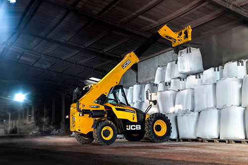 Tratormaster expõe destaques do portfólio JCB e oferece condições especiais na Agro Rosário