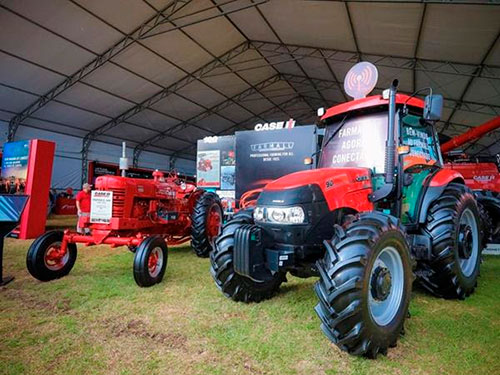 Case IH celebra 100 anos de Farmall e lança nova versão conectada