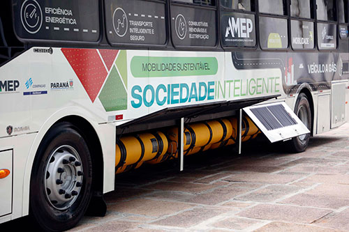 Scania e Compagas iniciam demonstração com ônibus movido a GNV no transporte metropolitano