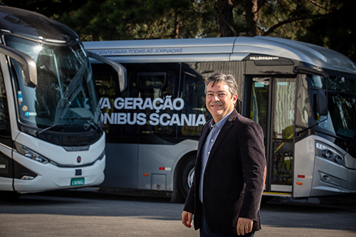 Scania e Compagas iniciam demonstração com ônibus movido a GNV no transporte metropolitano