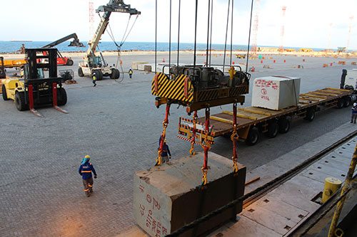 Primeiro embarque de 2023: Ceará envia mais de 9 mil toneladas de granito para a Europa