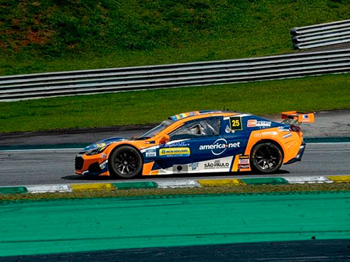 New Holland entra na pista e anuncia patrocínio a pilotos da Stock Car