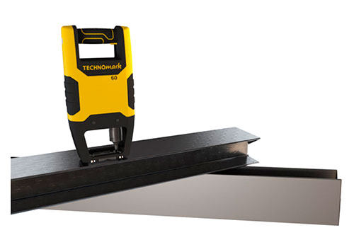 Expomafe em SP apresenta máquina de marcação em metal com conexão wi-fi e funcionamento pelo celular