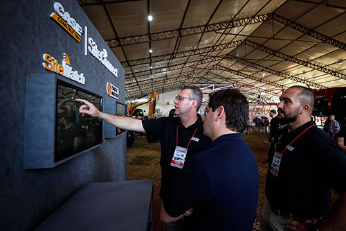 CASE Construction Equipment lança soluções em conectividade na Agrishow