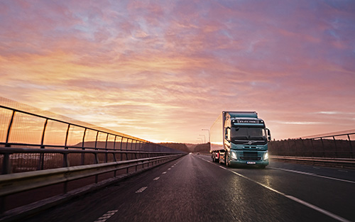 Volvo recebe pedido recorde de 1.000 caminhões elétricos na Europa