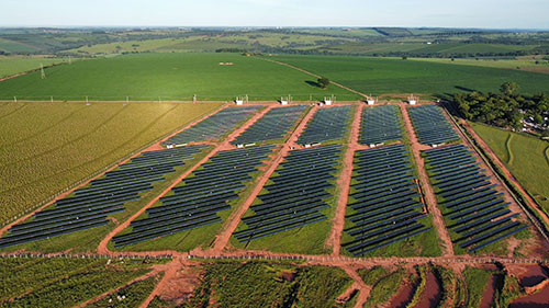 Vivo e Helexia Brasil inauguram três usinas solares no Paraná