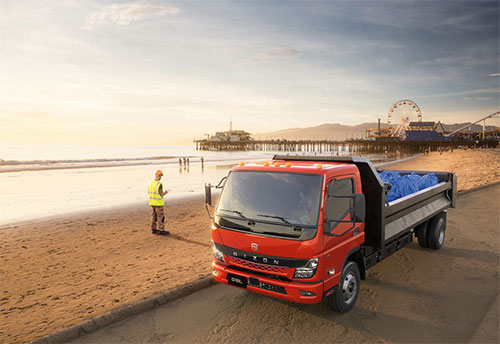Daimler Truck lança caminhões elétricos médios RIZON nos Estados Unidos
