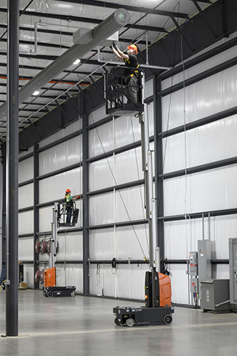 Novíssimos elevadores com mastro vertical E18 da JLG agora disponíveis