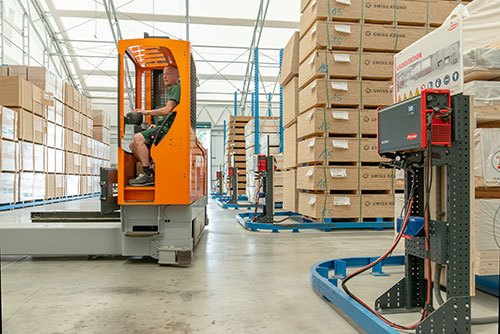 Indústria madeireira consegue abastecer a frota de empilhadeiras com menos energia