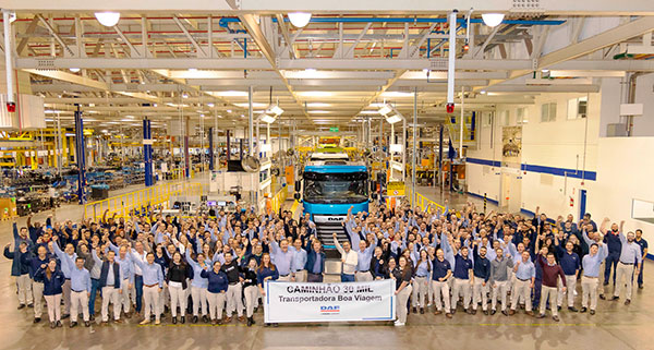 Com 30 mil caminhões produzidos, DAF avança 18,2% em vendas no primeiro semestre do ano