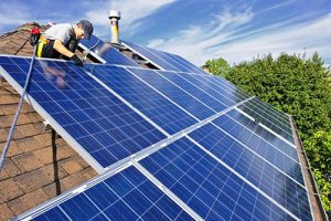 Geração própria solar no Programa Minha Casa Minha Vida ajuda a aliviar custos dos mais pobres, com sustentabilidade, celebra ABSOLAR