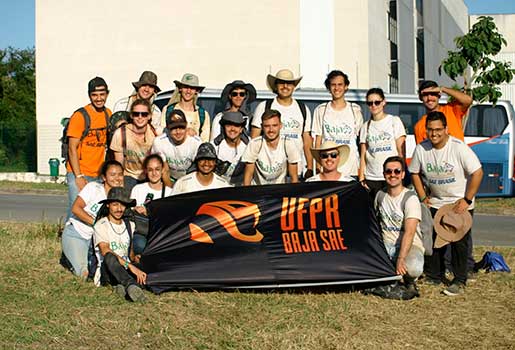 Estudantes da UFPR apresentam veículo off-road em evento que acontece no Expotrade Pinhais