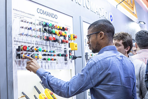 Escola Móvel do SENAI e palestras temáticas levarão universo da automação predial para a FIEE 2023