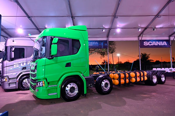 Scania lança X-gas: primeiro caminhão a gás com 900 km de autonomia 