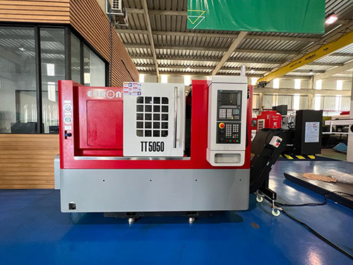 Simco apresenta últimas novidades em tornos CNC na Intermach 2023