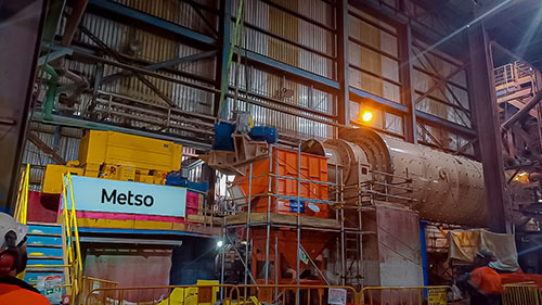 Serviço de substituição de moinhos garante o dobro da produção em mineradora