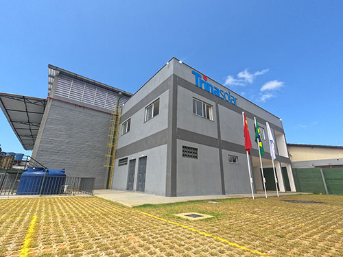 Trina Tracker instala fábrica no Brasil