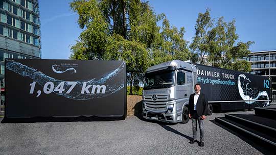 Daimler Truck #HydrogenRecordRun – o caminhão Mercedes-Benz GenH2 ultrapassa a marca de 1.000 km com um abastecimento de hidrogênio líquido