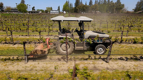 A eletrificação do campo: como os veículos elétricos estão transformando o agronegócio no mundo