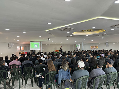 Com debate sobre dependência digital, Grunner promove Semana SIPAT 2023