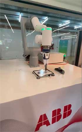 ABB leva robô colaborativo ao LabX 4.0 do Parque Tecnológico de Sorocaba