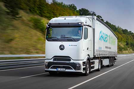 Mercedes-Benz Trucks celebra estreia mundial do eActros 600, caminhão pesado elétrico a bateria para longas distâncias