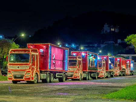 Caminhões Volkswagen serão as grandes atrações da tradicional Caravana Iluminada da Coca-Cola FEMSA Brasil