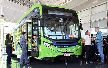 Mercedes-Benz realiza workshop de segurança de ônibus elétrico para entidades
e empresas ligadas ao transporte coletivo de São Paulo